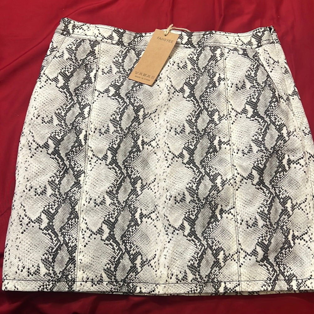 Snake print mini skirt